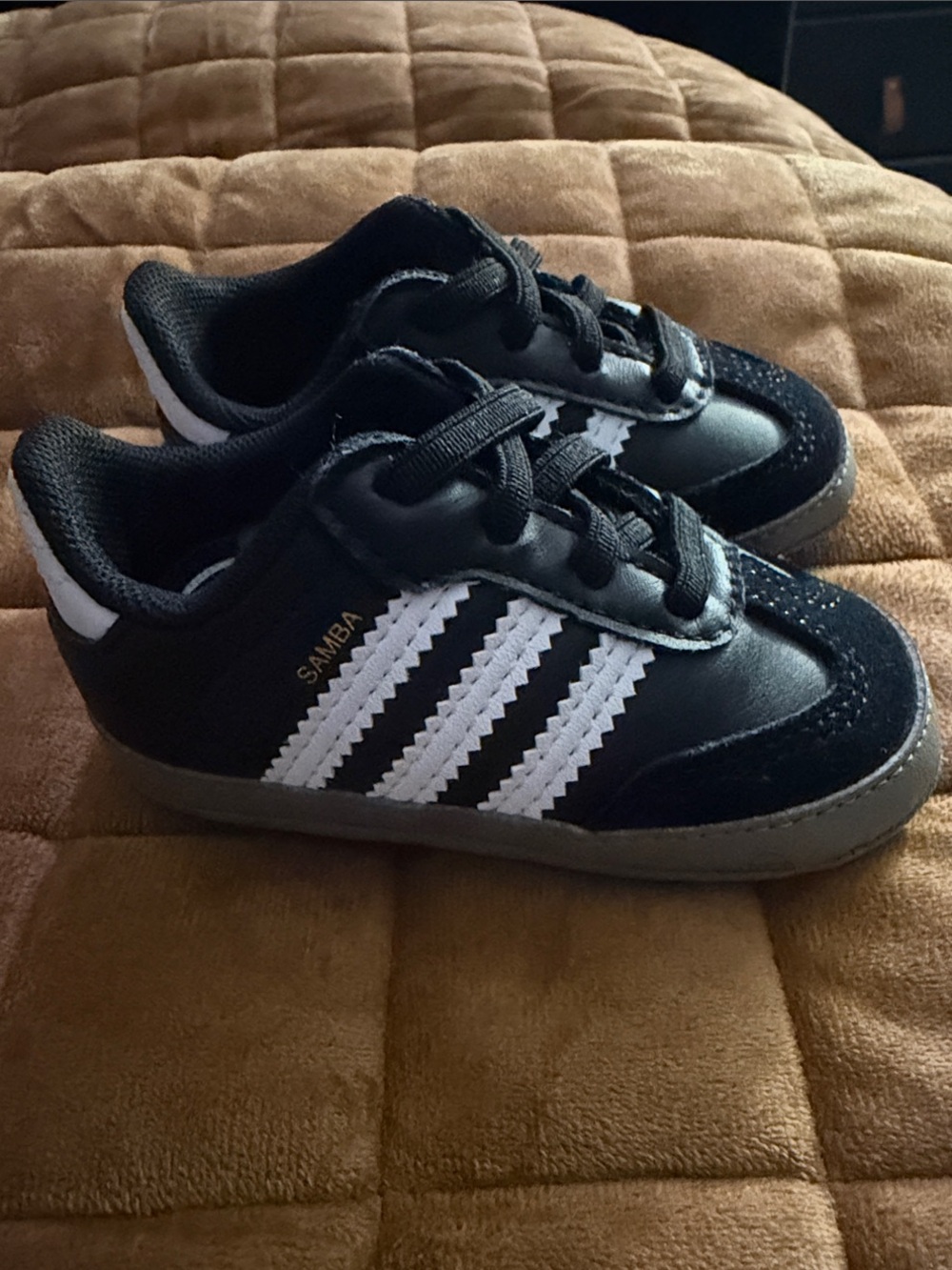 Adidas Kids Samba Sneakers in Black and White size 2- soft bottoms